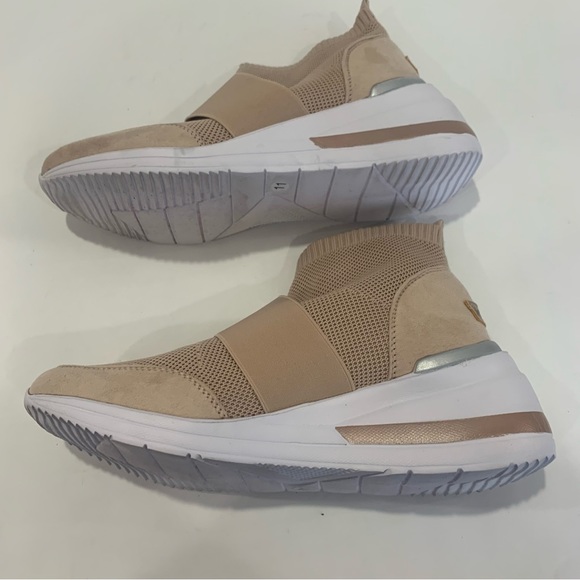 Mudd brand size 11 light pink beige platform cloth top shoes suede accent - Picture 11 of 13